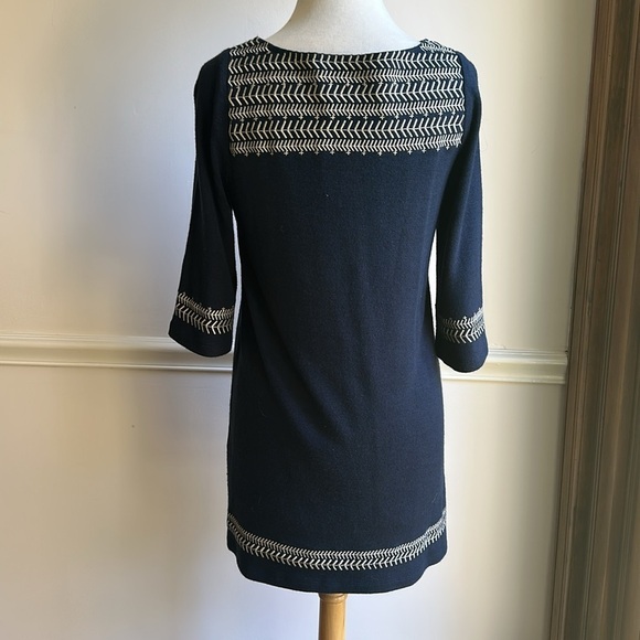 THML Navy White Embroidered Knit Dress Lined Medium EUC - Picture 8 of 9